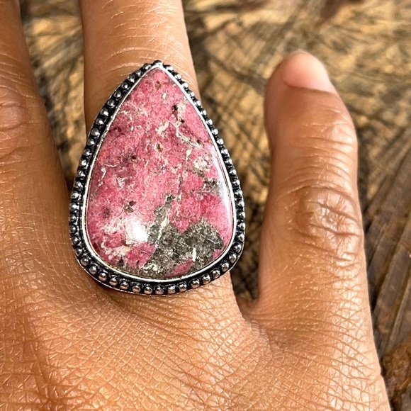 “Serenity Stone” Pink Thulite Ring Size 7 1/2 - Picture 4 of 9